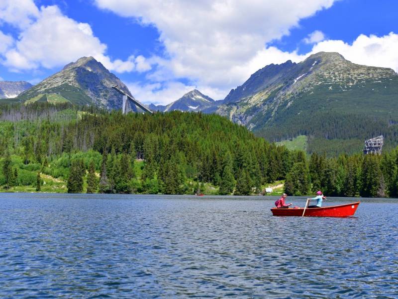 Nowa kolejka linowa nad Jeziorem Szczyrbskim